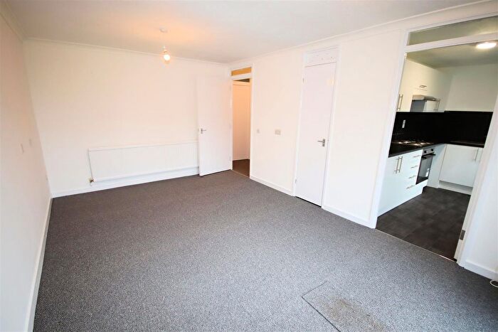 1 Bedroom Flat To Rent In Links Way, Luton, LU2