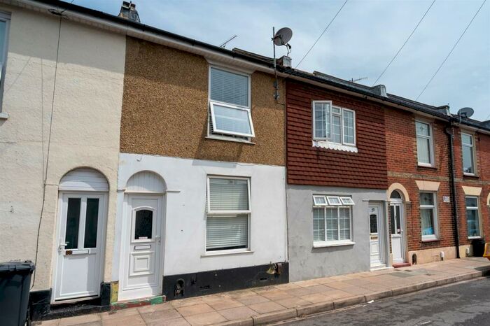 2 Bedroom Terraced House To Rent In Cuthbert Road, Portsmouth, PO1