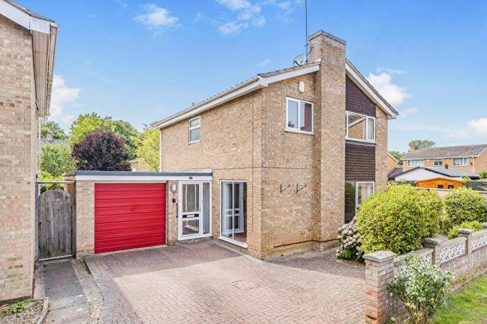 4 Bedroom Detached House For Sale In Wheatley Close, Banbury - No Onward Chain, OX16