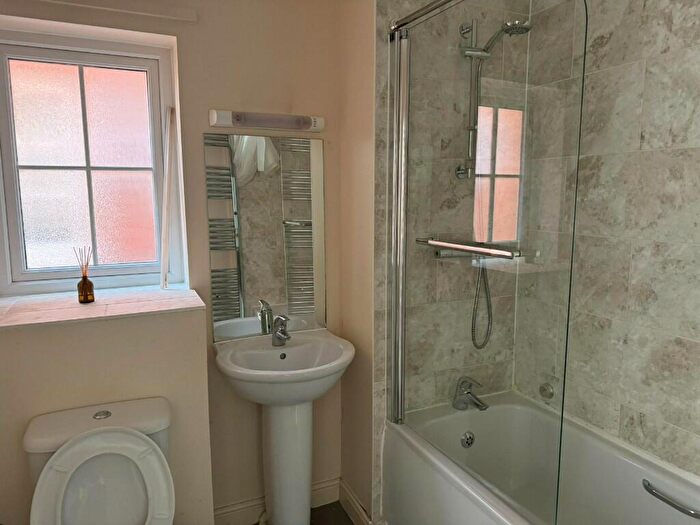 3 Bedroom Semi-Detached House To Rent In Stubbs Way, Bristol, BS16