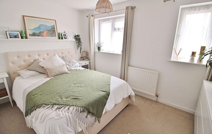 2 Bedroom End Of Terrace House For Sale In Gilbert Way, Waterlooville, PO7