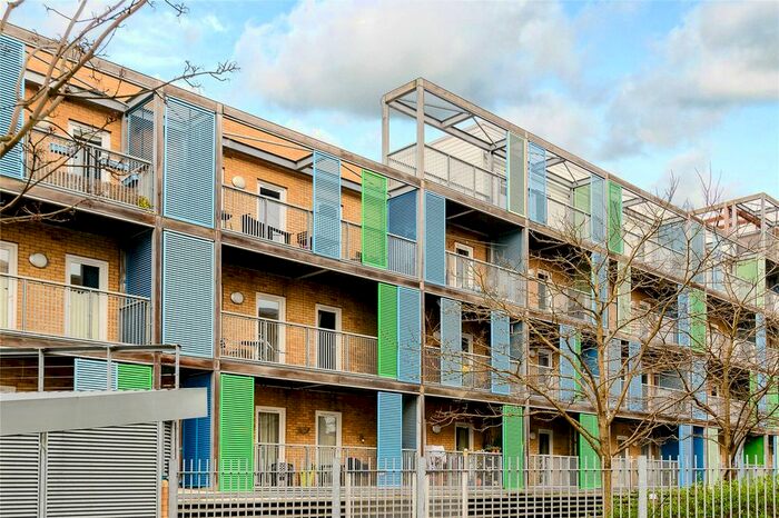 2 Bedroom Flat To Rent In Warren Close, Cambridge, Cambridgeshire, CB2