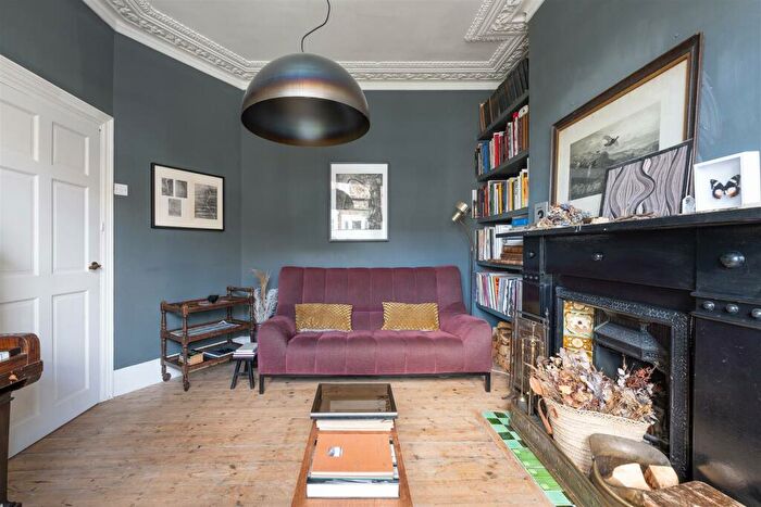 3 Bedroom Terraced House For Sale In Richmond Road, Leytonstone, E11