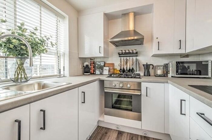 2 Bedroom Flat To Rent In Chaucer Court, Rochester, ME2