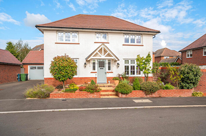 4 Bedroom Detached House For Sale In Coral Close, Swindon, SN25