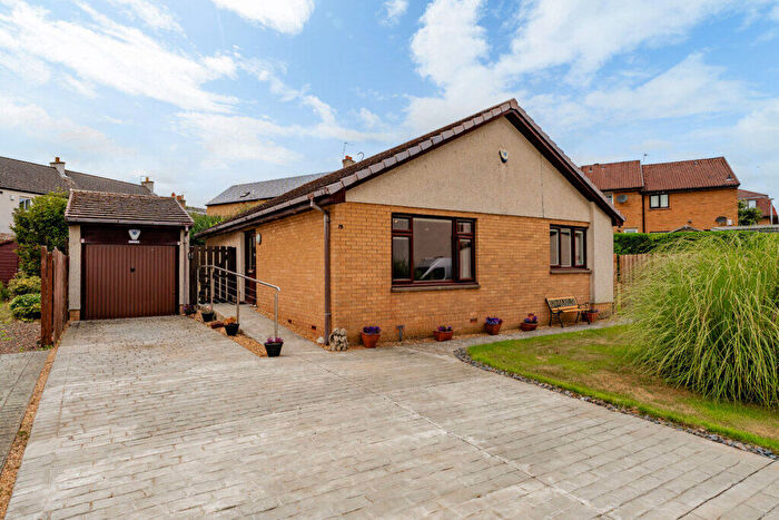 3 Bedroom Detached Bungalow For Sale In Candlemaker’s Park, Edinburgh, EH17
