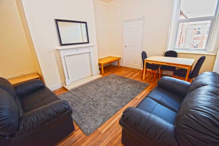 3 Bedroom Flat To Rent In Glenthorn Road, Jesmond, Newcastle Upon Tyne, NE2