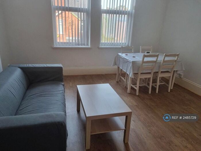 1 Bedroom Flat To Rent In Querneby Road, Nottingham, NG3