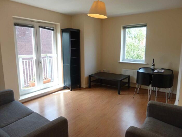 2 Bedroom Flat To Rent In Highmarsh Crecent, Withington, M20