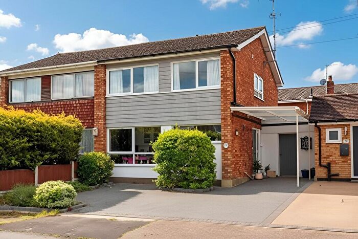 3 Bedroom Semi-Detached House For Sale In Daws Heath, SS7