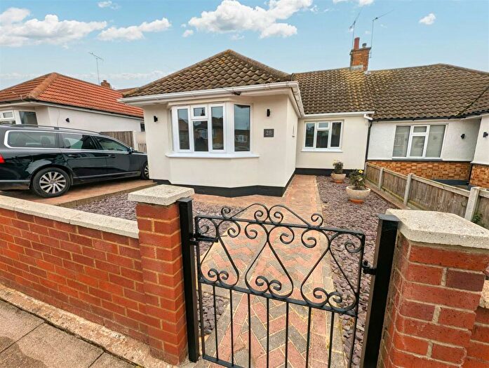 3 Bedroom Semi-Detached Bungalow To Rent In Fairfield Crescent, Leigh-On-Sea, SS9