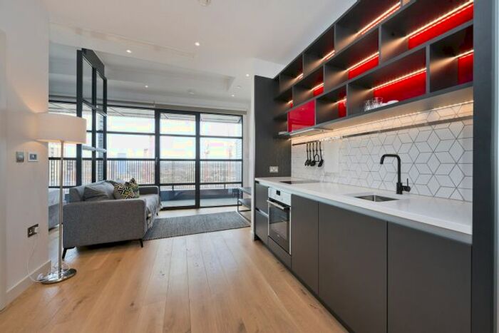 Studio For Sale In Bridgewater House, London City Island, E14