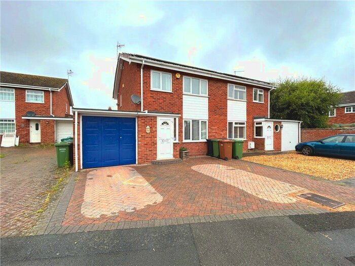 3 Bedroom Semi-Detached House For Sale In Hughes Close, Harvington, Evesham, WR11