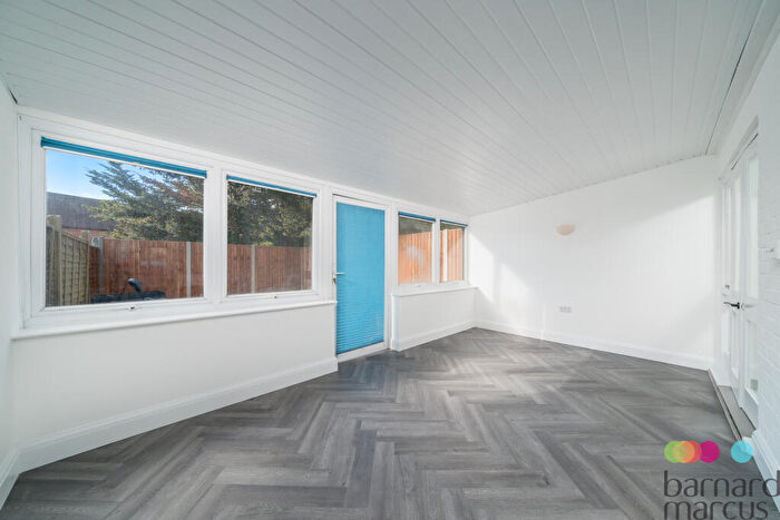 4 Bedroom Town House To Rent In Oxford Gardens, London, N20