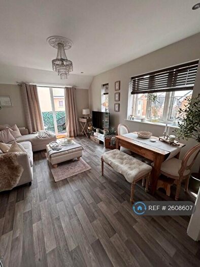2 Bedroom Flat To Rent In Barland Way, Aylesbury, HP18