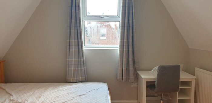 4 Bedroom Terraced House To Rent In Arboretum View - Bed, LN2