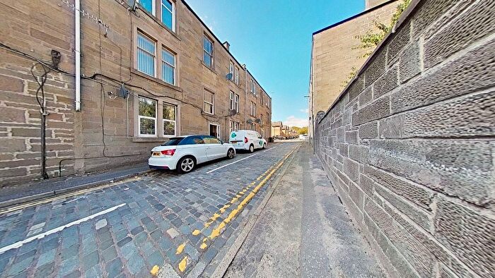 1 Bedroom Flat To Rent In Lawson Place, Hilltown, Dundee, DD3