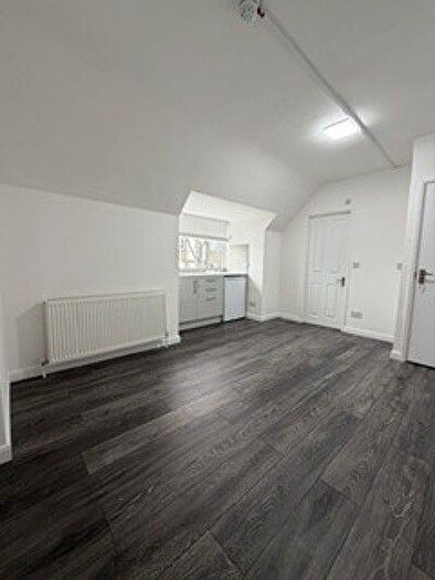 1 Bedroom Studio To Rent In Fairway, Petts Wood, Orpington, BR5