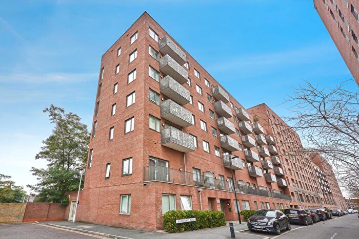 2 Bedroom Flat For Sale In Hammersley Road, London, London, E16