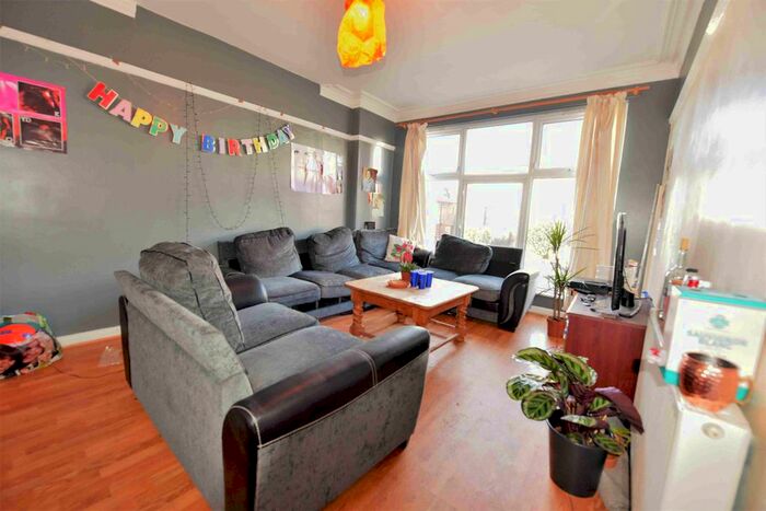 7 Bedroom Terraced House To Rent In Richmond Avenue, Hyde Park, Leeds, LS6