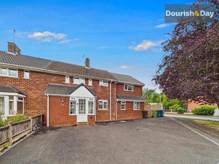 5 Bedroom Semi-Detached House For Sale In Oxbarn Road, Stafford, ST17