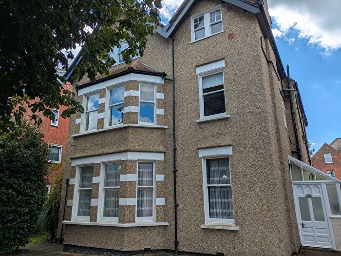 2 Bedroom Flat To Rent In Grimston Gardens, Folkestone, Kent, CT20