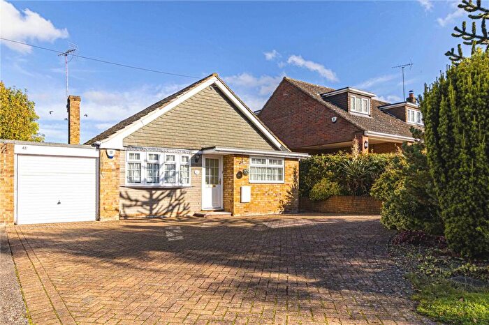 3 Bedroom Bungalow For Sale In Pebblemoor, Edlesborough, Buckinghamshire, LU6