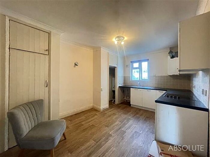 3 Bedroom Flat To Rent In Crownhill Park, Torquay, TQ2