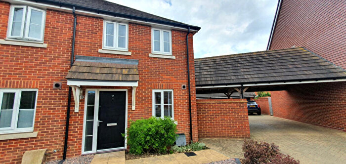 2 Bedroom End Of Terrace House To Rent In Ringwood, BH24