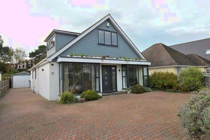4 Bedroom Chalet House To Rent In Raven Way, Mudeford, BH23