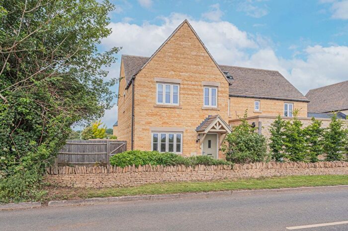 3 Bedroom End Of Terrace House For Sale In Cirencester Road, Tetbury, GL8