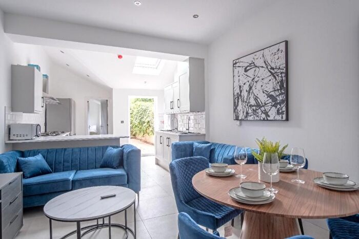 2 Bedroom Semi Detached House To Rent In Boultham Avenue, Lincolnshire, LN5