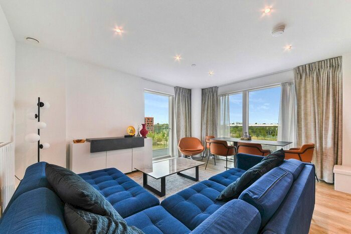 2 Bedroom Flat To Rent In Larkin House, Kidbrooke Park Road, London, SE3