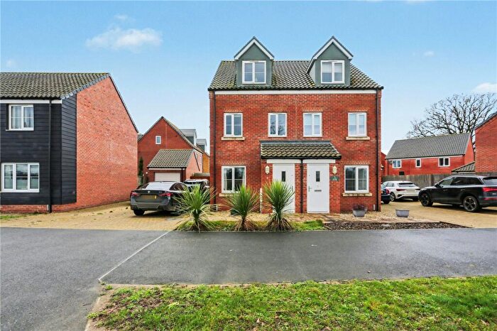 3 Bedroom Semi Detached House For Sale In Harness Maker Way, Hethersett, Norwich, Norfolk, NR9