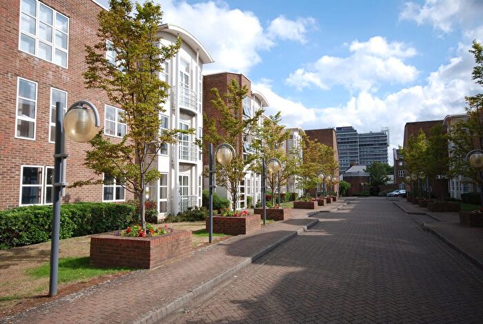 3 Bedroom Flat To Rent In Manbre Road, King Henrys Reach Manbre Road, W6