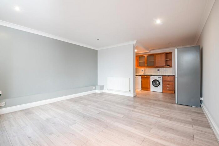 2 Bedroom Flat To Rent In Rye Lane, SE15