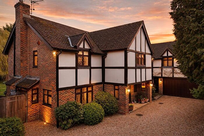 7 Bedroom Detached House For Sale In Hamlyn Close, London, HA8