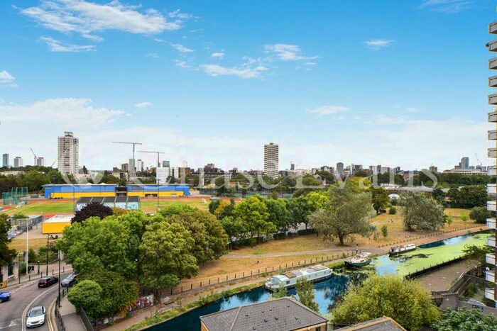 2 Bedroom Apartment To Rent In Bootmakers Court, The Watermark, Stepney Green, E1