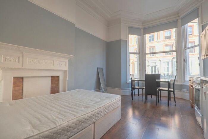 Studio To Rent In Cheniston Gardens, Kensington, London, W8