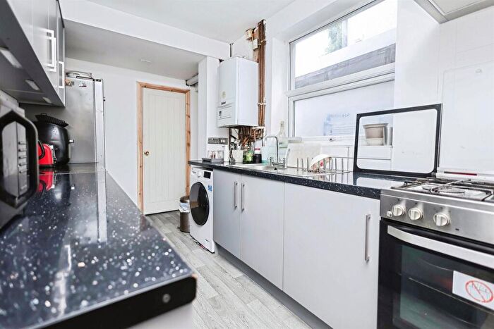 3 Bedroom Terraced House For Sale In Mary Road, Handsworth, Birmingham, B21 - Photo 3