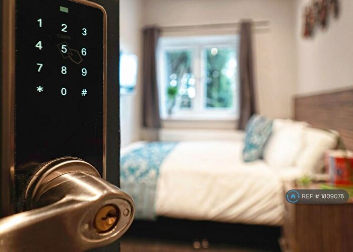 Studio To Rent In Mount Drive, Harrow, HA2