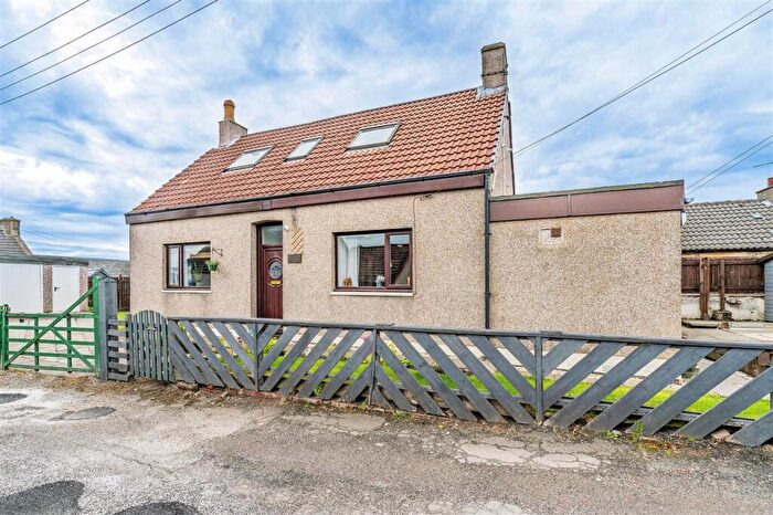 3 Bedroom Detached House For Sale In Earl's Place, Fauldhouse, EH47