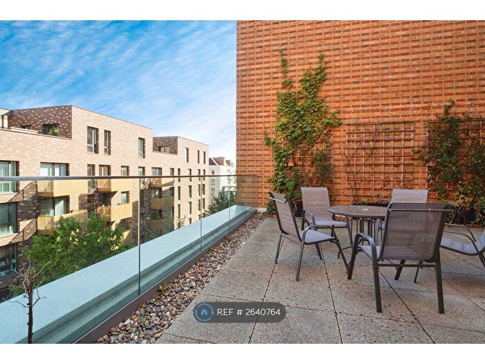 3 Bedroom Flat To Rent In Nelson Walk, London, E3