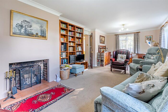 3 Bedroom Detached House For Sale In Queens Road, Maidstone, ME16