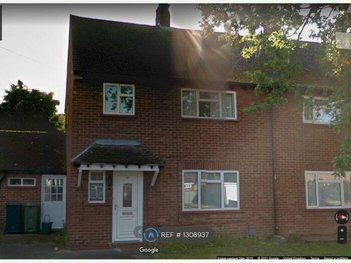 4 Bedroom Semi-Detached House To Rent In Cabell Road, Guildford GU2