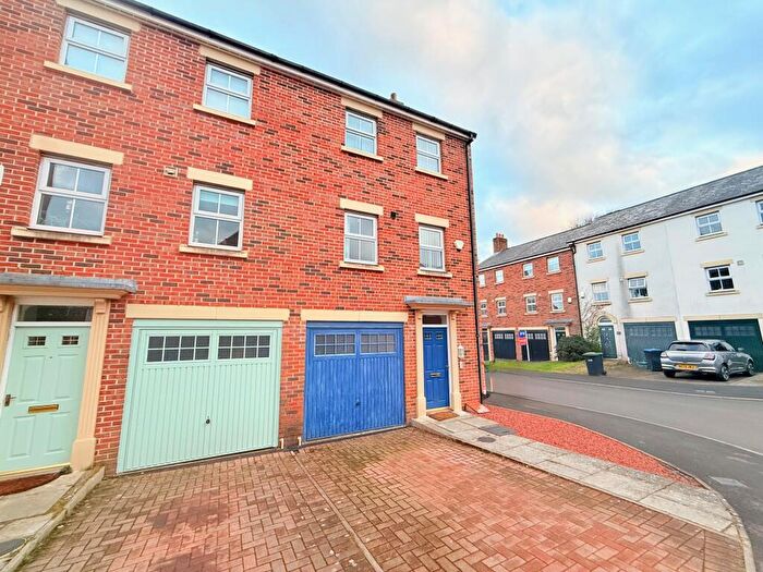 3 Bedroom Town House To Rent In Kirkwood Drive, Sheraton Park, Durham, DH1