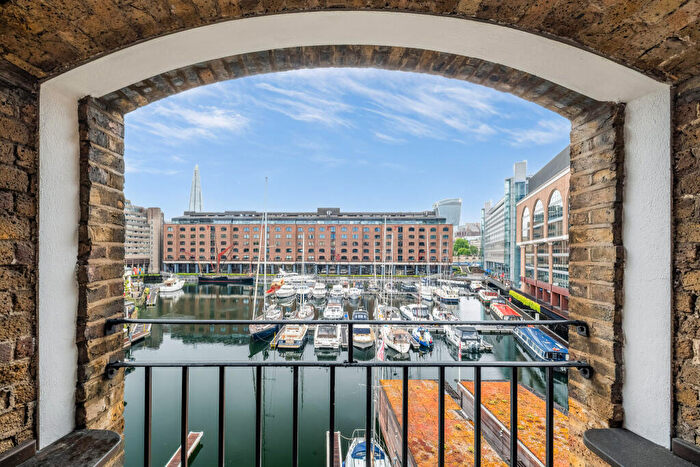 1 Bedroom Flat For Sale In East Smithfield, London, E1W