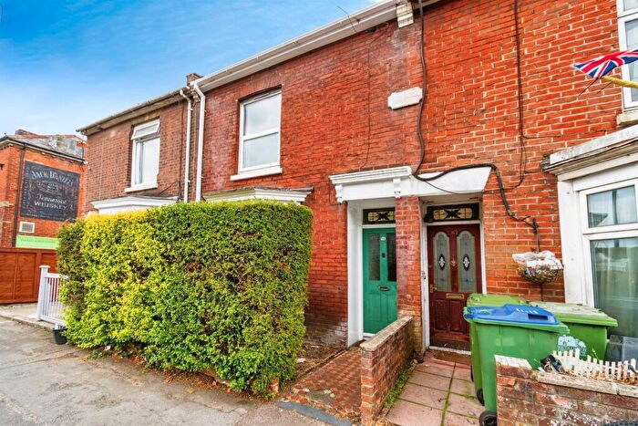 2 Bedroom Terraced House For Sale In Lodge Road, Southampton, SO14