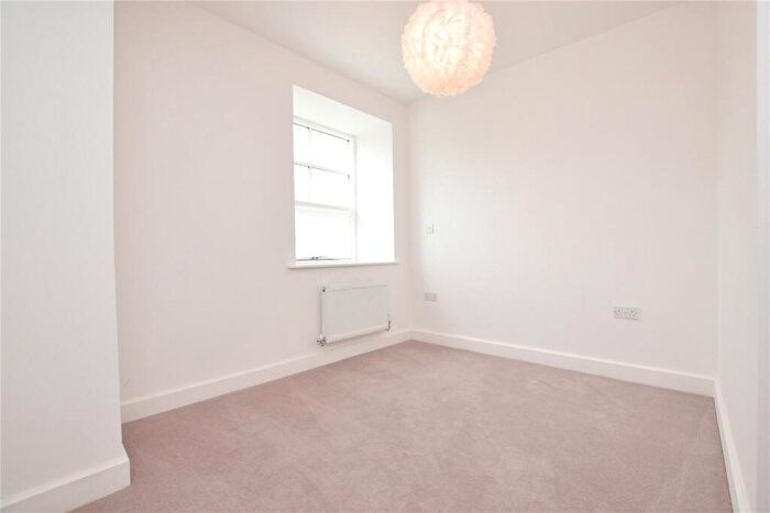 4 Bedroom Town House To Rent In Bobbin Row, Leeds, West Yorkshire, LS12