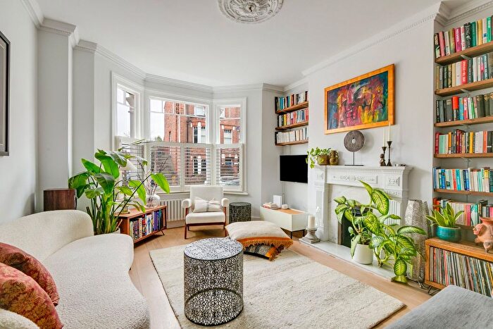 2 Bedroom Flat For Sale In Constantine Road, London, NW3